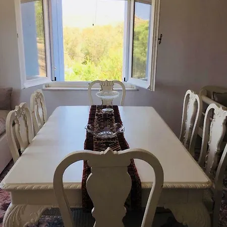 Serene Dalaretso Villa *